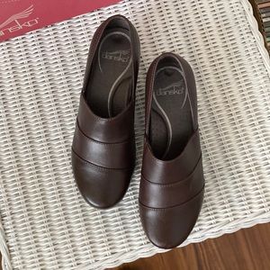 Women’s Dansko clogs